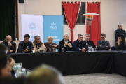 Alak presentó la Junta Comunal de El Peligro y lanzó el plan de obras