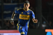 Un dato mal escrito casi lo deja afuera: Ayrton Costa consiguió la visa y jugará con Boca