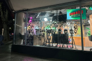 Pintadas en Olga contra el streamer platense Santutu y Mortedor tras burlas por la condena a Cristina Kirchner