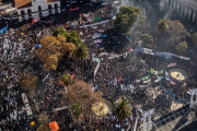 “Vamos a volver”: el mensaje de Cristina desde su detención agitó al peronismo y desafió a la Justicia