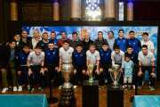 Miles de platenses celebraron junto a las copas de la Selección en un evento inolvidable en el Palacio Municipal