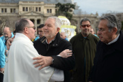 Alak participó de la misa y procesión de Corpus Christi junto a la comunidad platense