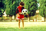 Rescatan un video inédito de Messi en 1996: con 9 años hacía jueguitos en Newell’s mientras le cantaban “Maradó”