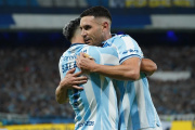 ¿Indirectas bíblicas? Las llamativas historias que publicaron los delanteros de Racing en medio del pase de Salas a River