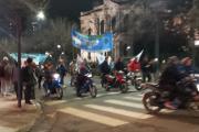 Movilización de antorchas de la UOCRA en La Plata: reclaman "trabajo y dignidad"