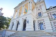 El gobierno provincial vuelve a paritarias estatales y docentes, y el aumento será antes de las elecciones del 7 septiembre