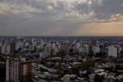 Clima en La Plata hoy: martes con sol y nubes, temperaturas entre 10° y 24°