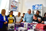 Cagliardi y Magario acompañaron la inauguración del café inclusivo de Amigos de Corazón en Berisso