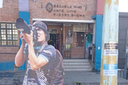 Homenaje a Pablo Grillo: colocan gigantografía en la escuela donde debía votar