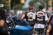 Hell’s Angels, trapitos y repartidores a las piñas en pleno centro de La Plata