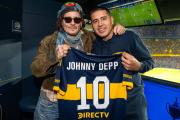 Johnny Depp sorprendió en La Bombonera y vivió el partido de Boca como un hincha más