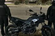 Motocicleta BMW con pedido de captura es secuestrada en La Plata