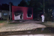 Tragedia en Los Hornos: murieron dos nenas y una mujer en un incendio en una vivienda