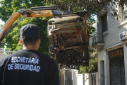 La Municipalidad de La Plata retiró 2.000 autos abandonados de la vía pública