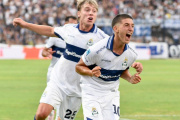 Golazo olímpico y debut en la red: Barros Schelotto puso el 1 a 0 de Gimnasia ante Racing