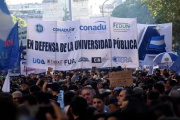 Docentes universitarios contra Milei: cuestionan el aumento del 2% y alertan por el ciclo 2026