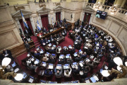 El oficialismo consiguió quórum y el Senado debate la reforma laboral en medio de fuerte tensión política