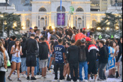 Unos 3.000 estudiantes celebraron el UPD en Plaza Moreno antes del inicio de clases