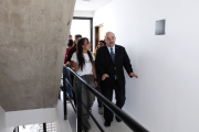Tauber recorrió el nuevo módulo de viviendas del barrio estudiantil en Berisso