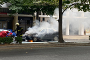 Se incendió un auto en La Plata y los bomberos evitaron una tragedia