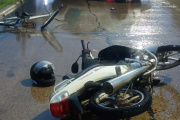Un ciclista resultó herido tras un choque con una moto en La Plata