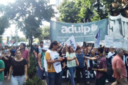 Gremios de la UNLP repudiaron al Gobierno y convocan a una nueva marcha universitaria