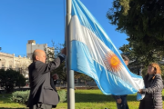 La UNLP inició el programa “Alta en el Cielo” por el Día de la Escarapela