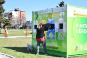 Meridiano V junto a la UNLP impulsa el reciclaje y transforma residuos en mobiliario para plazas