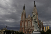 La humedad no afloja en La Plata y hay una advertencia sobre las lluvias