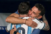 Scaloni destacó a Messi tras la goleada ante Argelia: “Hasta que él quiera será el mejor”