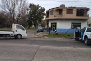 Choque en Tolosa: un motociclista quedó en estado crítico y el accidente fue grabado