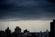 La Plata arranca la semana con un frío que se siente: cuánto baja la temperatura