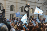 La Plata celebró la clasificación de la Selección argentina con una multitud en 7 y 50