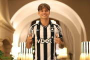 Joaquín Correa entrena apartado en Botafogo y Estudiantes sigue atento a su situación