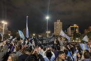La Plata celebró el triunfo de Argentina con una multitud en Plaza Moreno y 7 y 50