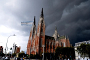 Domingo frío en La Plata: el SMN advierte por lluvias y granizo en la región