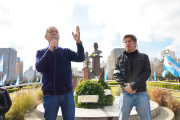 La Plata homenajeó a Eva Perón: Alak y Kicillof encabezaron un multitudinario acto en Plaza Moreno