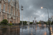 Alerta amarilla por tormentas: prevén ráfagas, granizo y fuertes chaparrones este viernes