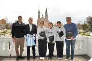 Julio Alak recibió a Las Leonas en La Plata antes del Mundial de Hockey