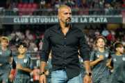 FIFA y Estudiantes: cómo quedó la inhibición tras el pago por Facundo Farías