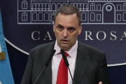 Adorni gastó de manera desesperada: liquidó USD 133 millones en un año
