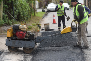 La Plata: reparan calles y avenidas en Villa Elisa, Villa Castells y City Bell