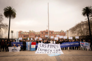 Más de 200 empresarios se movilizaron frente a Casa Rosada por la crisis de las PyMEs