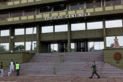 Marchan las 5 fuerzas federales para reclamar mejores salarios y condiones laborales