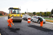 La Plata: una nueva etapa de bacheo y asfalto en barrios clave de la zona Norte