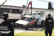 La Municipalidad retiró vehículos abandonados de distintos barrios de La Plata