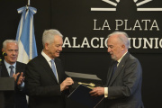 Alak distinguió al director de la Real Academia Española en La Plata