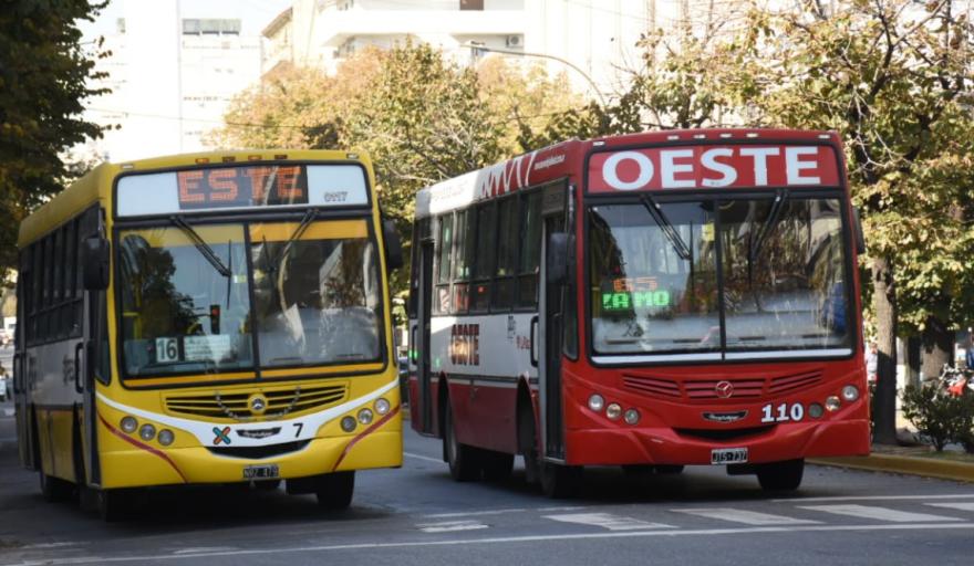 Continúa el paro de micros de la UTA - En Agenda
