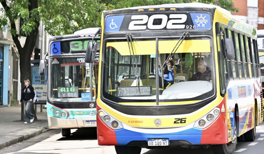 Aumenta el boleto de micro en La Plata: el mínimo superará los $1.000 desde mayo