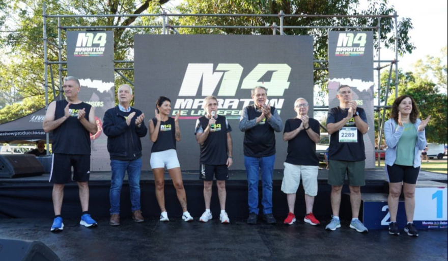 La Plata: Alak y Mayra Mendoza coincidieron en la Maratón de la Defensoría